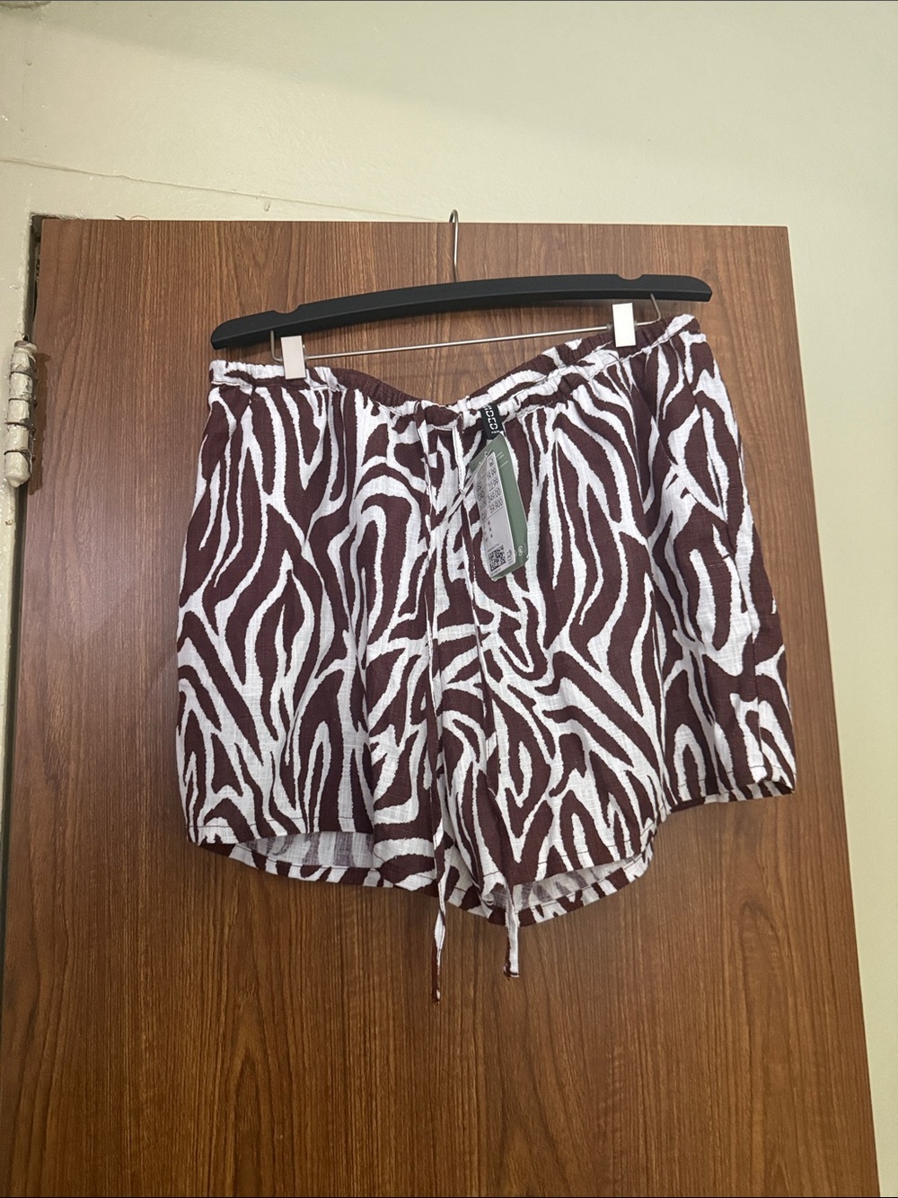 H&M Zebra-Print Drawstring Athletic Shorts - White & Brown